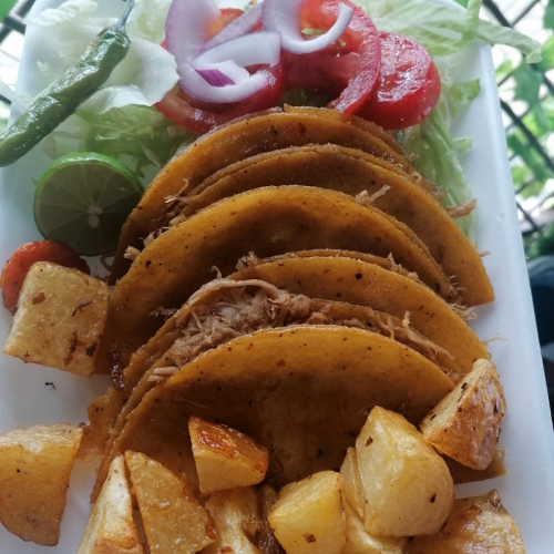 Tacos de deshebrada